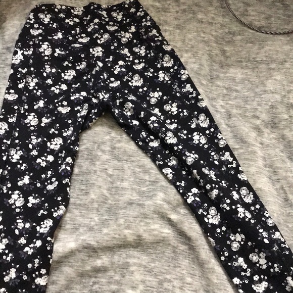 PINK Leggings - Picture 2 of 3